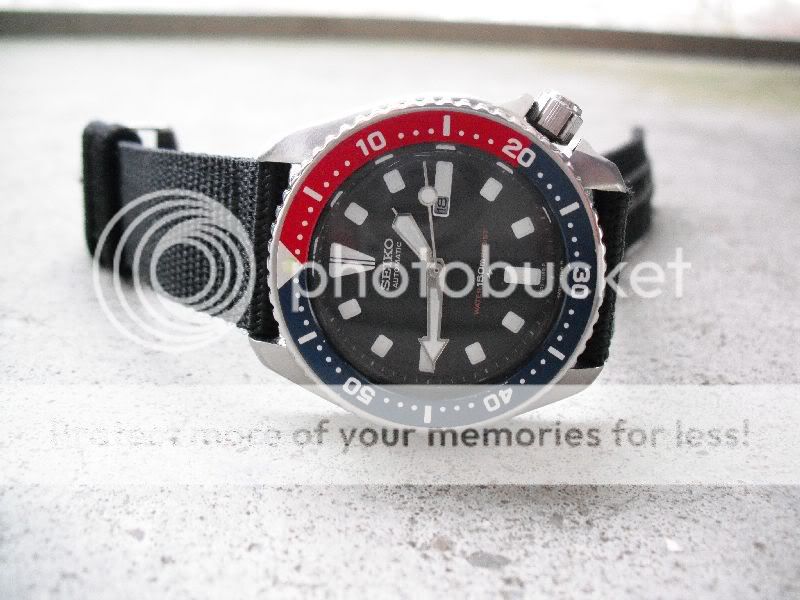 How to manual wind a Seiko 4205015T?